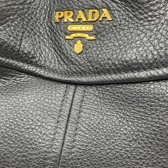PRADA BLACK NERO / GOLD LOGO PLAQUE VITELLO DAINO HANDBAG - Picture 14 of 15